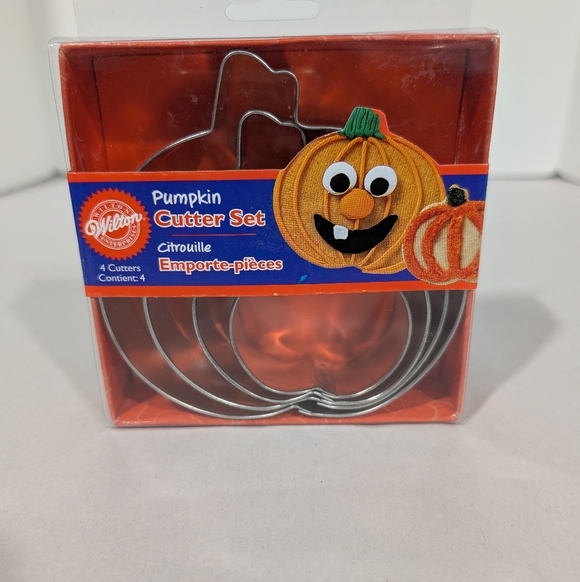 Wilton Other - Wilton Pumpkin Cutter Set - Silver - Set of 4 - NEVER USED!